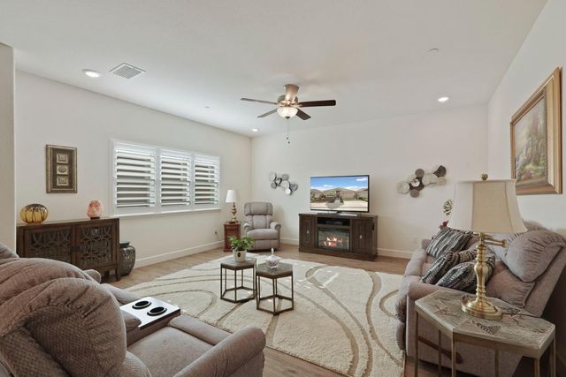 1104 Audrey Ct, Galt, CA 95632