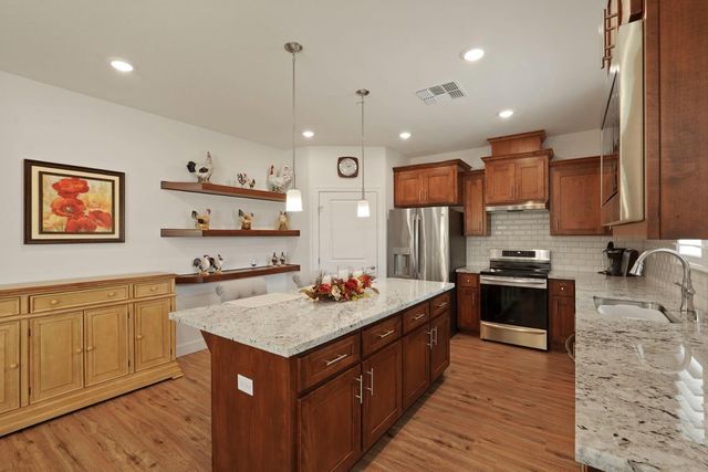 1104 Audrey Ct, Galt, CA 95632