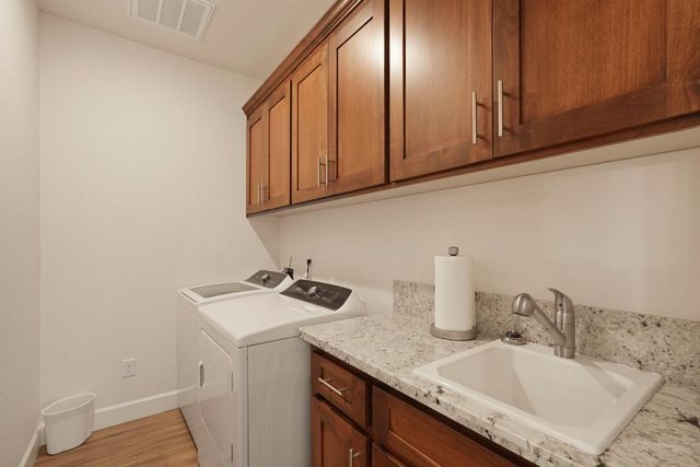 1104 Audrey Ct, Galt, CA 95632