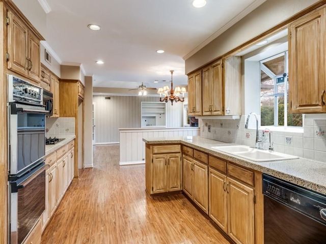 6130 Walnut Hill Lane, Dallas, TX 75230