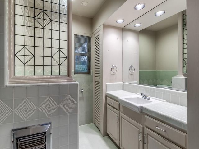 6130 Walnut Hill Lane, Dallas, TX 75230