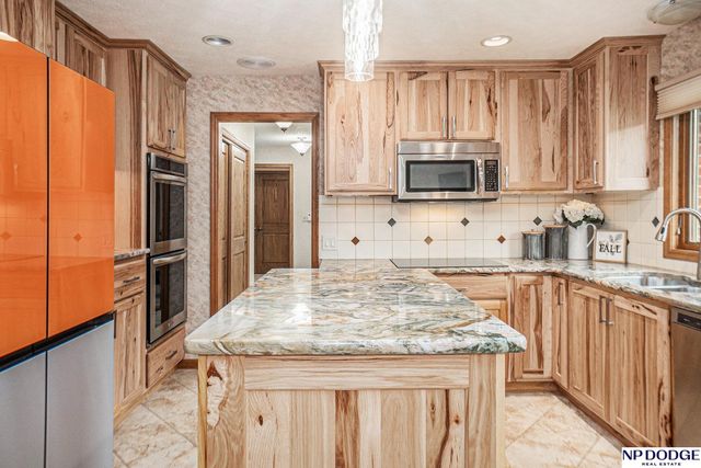 22132 Riverside Drive, Omaha, NE 68022