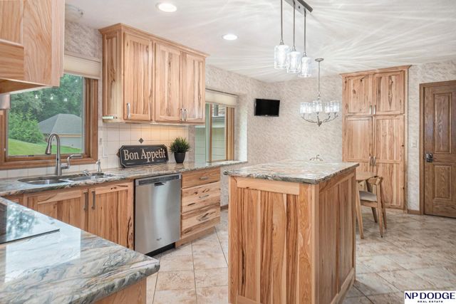 22132 Riverside Drive, Omaha, NE 68022