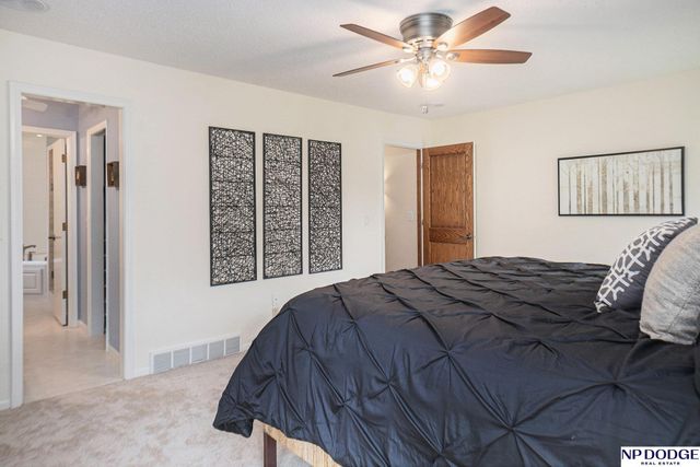 22132 Riverside Drive, Omaha, NE 68022