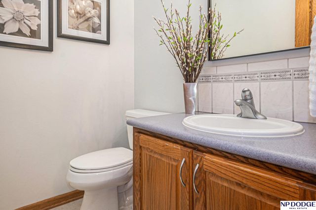 22132 Riverside Drive, Omaha, NE 68022