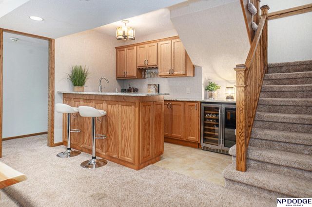 22132 Riverside Drive, Omaha, NE 68022