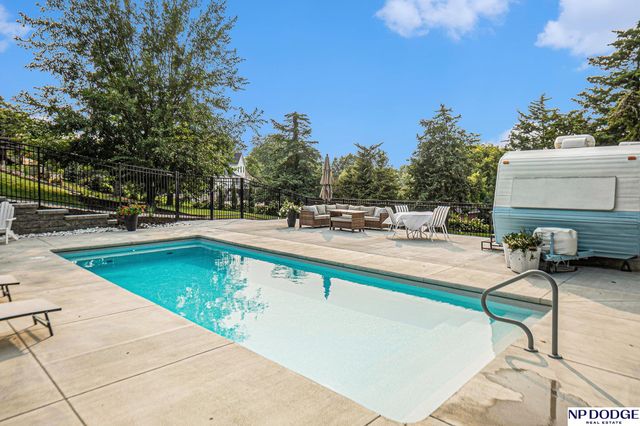 22132 Riverside Drive, Omaha, NE 68022