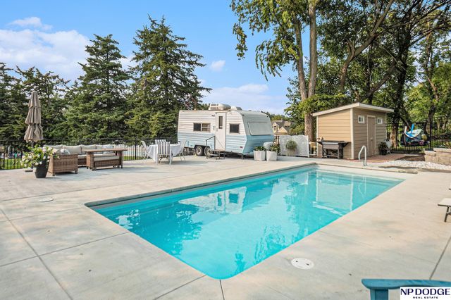 22132 Riverside Drive, Omaha, NE 68022