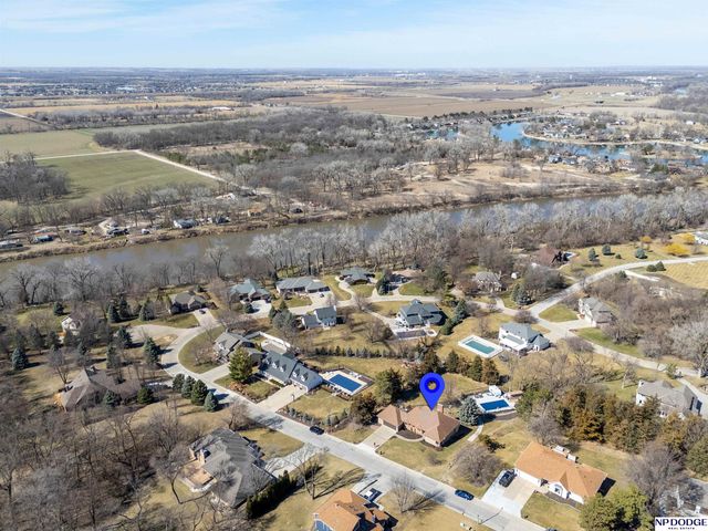 22132 Riverside Drive, Omaha, NE 68022