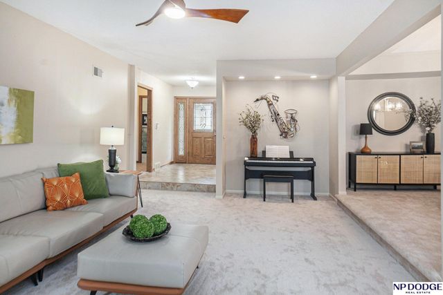 22132 Riverside Drive, Omaha, NE 68022