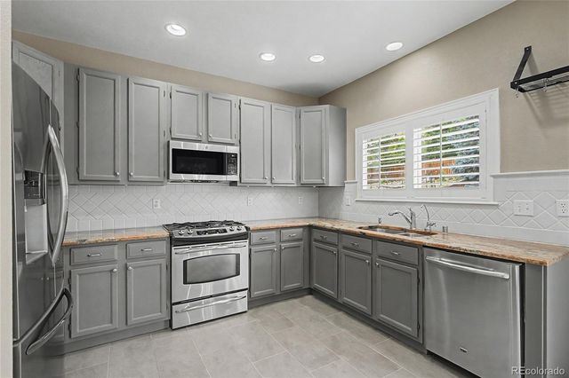10021 Apollo Bay Way, Littleton, CO 80130