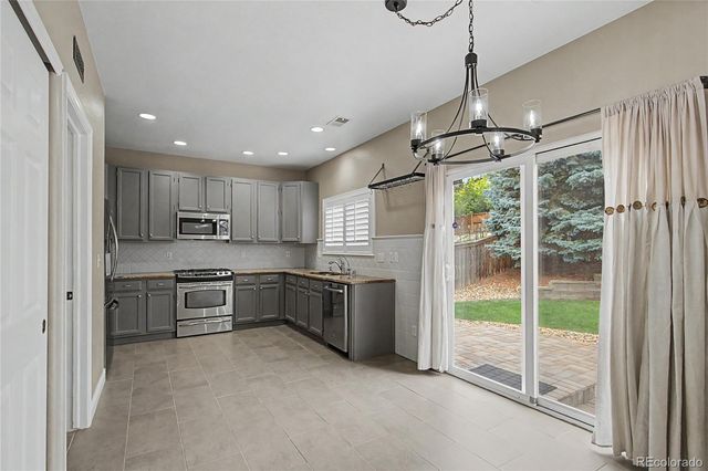 10021 Apollo Bay Way, Littleton, CO 80130