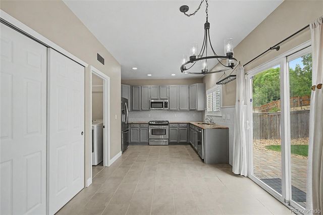 10021 Apollo Bay Way, Littleton, CO 80130