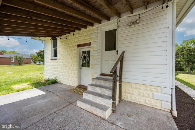355 E LINFIELD TRAPPE RD, Royersford, PA 19468