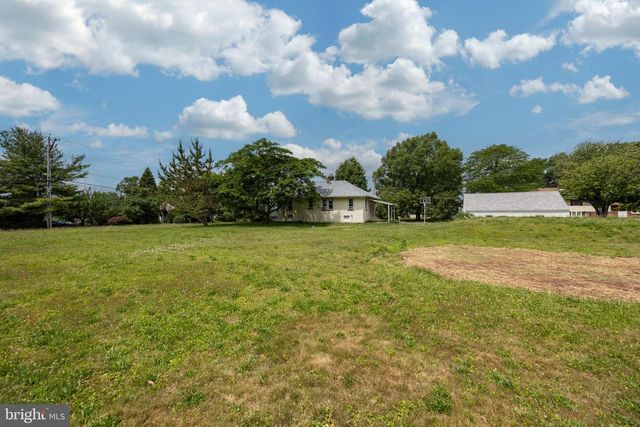 355 E LINFIELD TRAPPE RD, Royersford, PA 19468