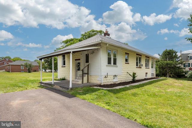 355 E LINFIELD TRAPPE RD, Royersford, PA 19468