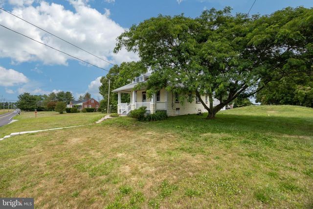 355 E LINFIELD TRAPPE RD, Royersford, PA 19468