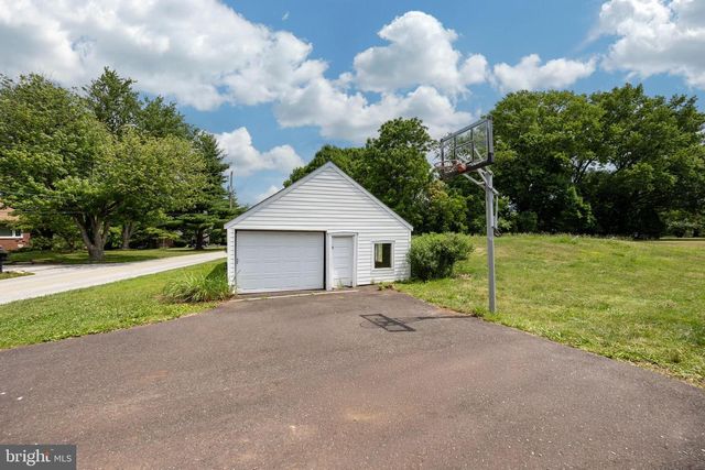 355 E LINFIELD TRAPPE RD, Royersford, PA 19468