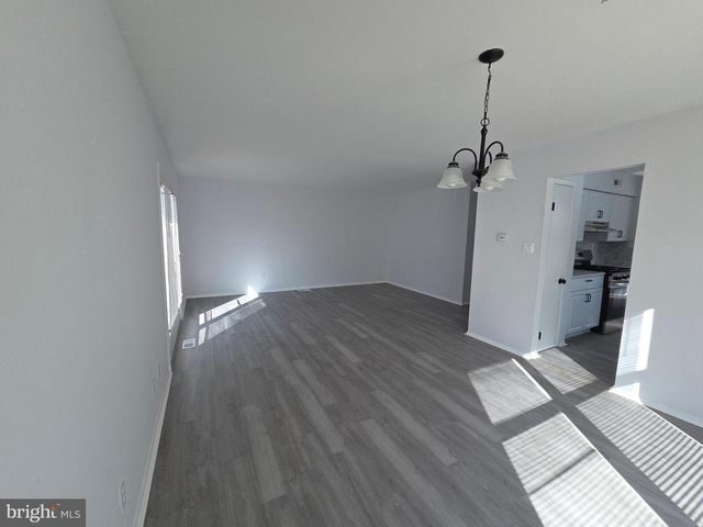 70 SUBURBAN BLVD, Delran, NJ 08075