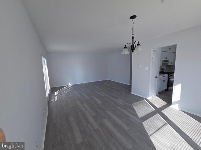 70 SUBURBAN BLVD, Delran, NJ 08075