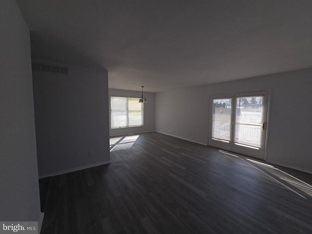 70 SUBURBAN BLVD, Delran, NJ 08075