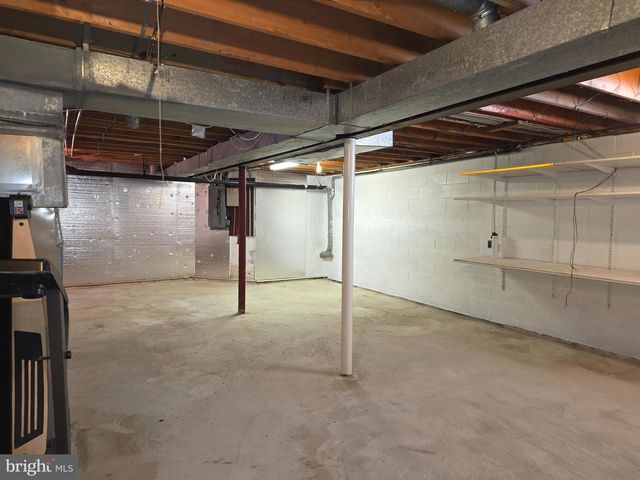 70 SUBURBAN BLVD, Delran, NJ 08075