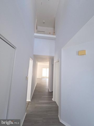 70 SUBURBAN BLVD, Delran, NJ 08075