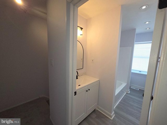 70 SUBURBAN BLVD, Delran, NJ 08075