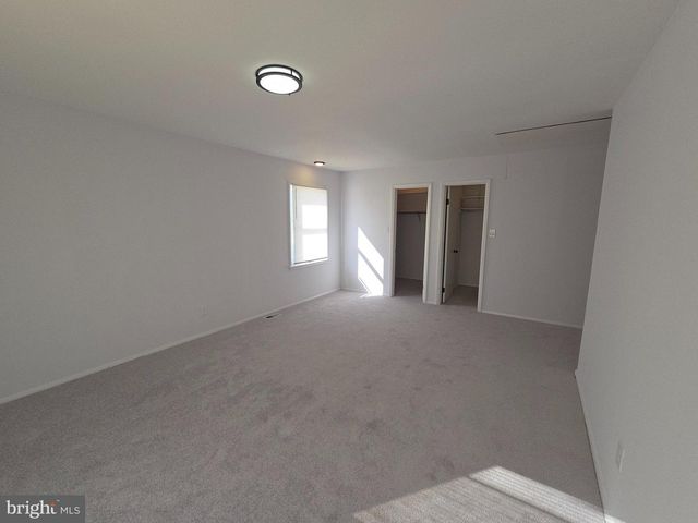 70 SUBURBAN BLVD, Delran, NJ 08075