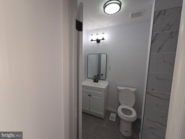 70 SUBURBAN BLVD, Delran, NJ 08075