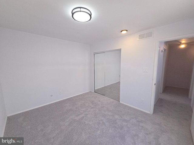 70 SUBURBAN BLVD, Delran, NJ 08075