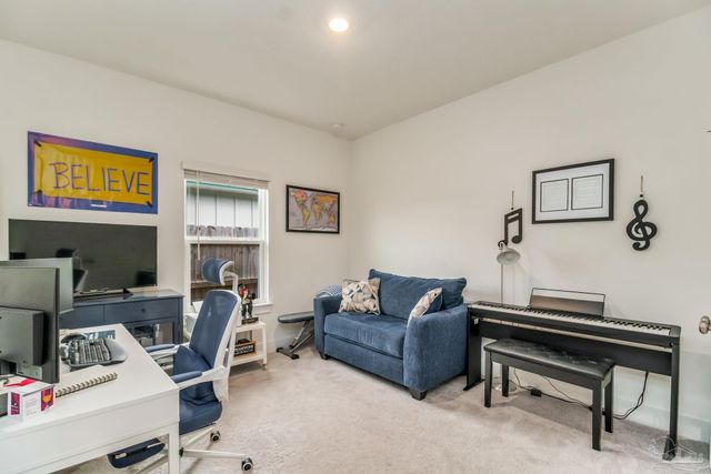 6521 Paso Fino Drive, Bellview, FL 32526