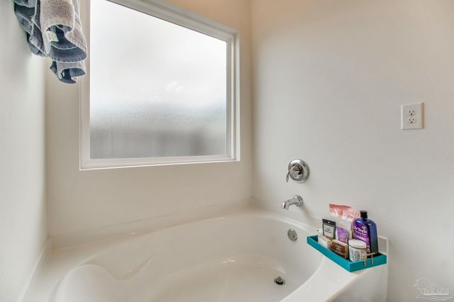 6521 Paso Fino Drive, Bellview, FL 32526