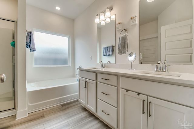 6521 Paso Fino Drive, Bellview, FL 32526