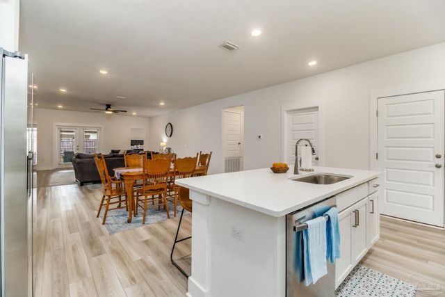 6521 Paso Fino Drive, Bellview, FL 32526