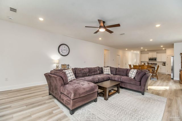 6521 Paso Fino Drive, Bellview, FL 32526