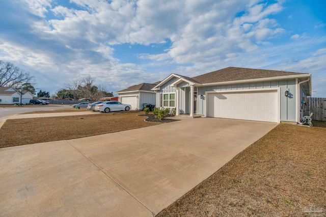 6521 Paso Fino Drive, Bellview, FL 32526