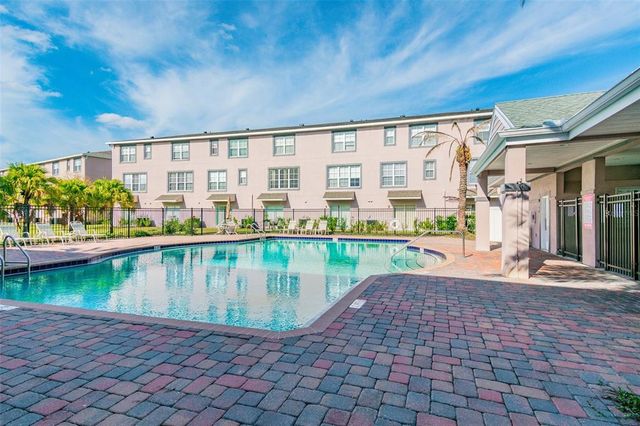 2547 LEXINGTON OAK DRIVE, Brandon, FL 33511