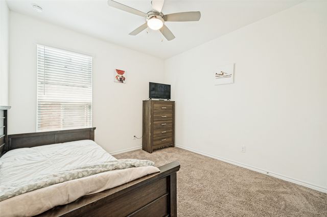 953 Adair Drive, Aubrey, TX 76227