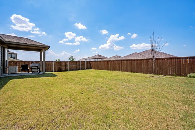 953 Adair Drive, Aubrey, TX 76227