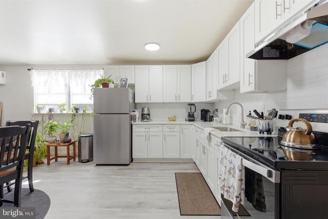 146 WALNUT ST, Mont Clare, PA 19453