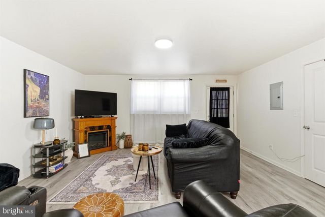 146 WALNUT ST, Mont Clare, PA 19453