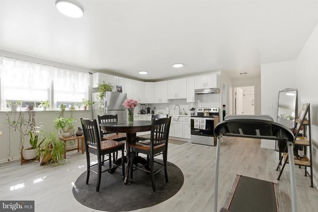 146 WALNUT ST, Mont Clare, PA 19453