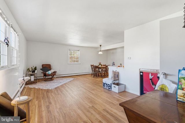 146 WALNUT ST, Mont Clare, PA 19453