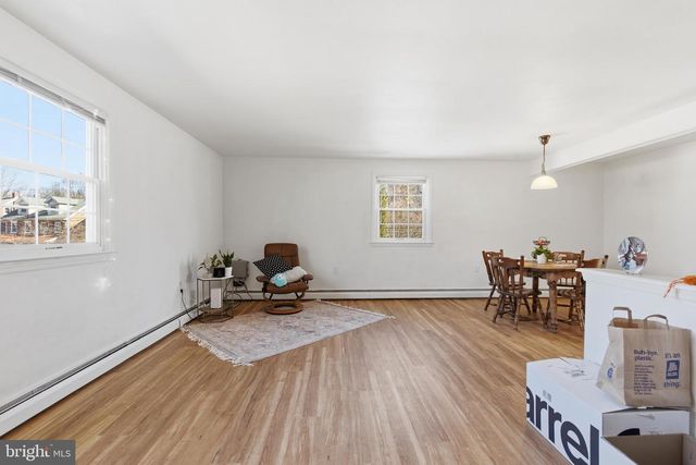 146 WALNUT ST, Mont Clare, PA 19453