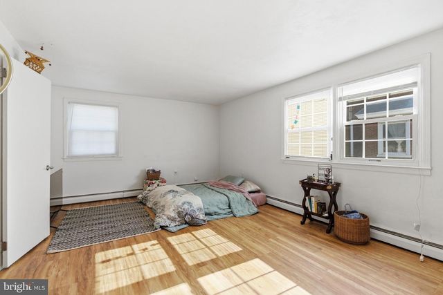 146 WALNUT ST, Mont Clare, PA 19453