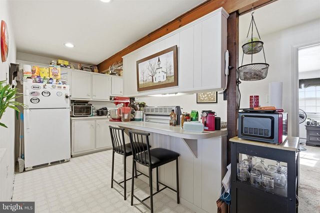 146 WALNUT ST, Mont Clare, PA 19453