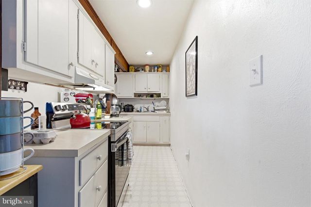 146 WALNUT ST, Mont Clare, PA 19453