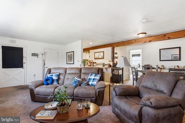 146 WALNUT ST, Mont Clare, PA 19453