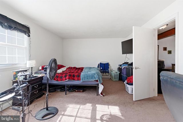 146 WALNUT ST, Mont Clare, PA 19453